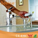 Stylish Bathroom Sink Faucet Tap with Pullout Rinser-Q13004