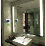 Backlit Hotel Bathroom Lighted Mirror-illuminated Mirror