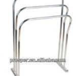 Standing bathroom towel rack-