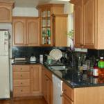kitchen cabinet-honey maple