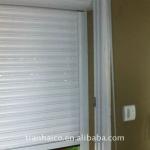 Manual rolling shutter