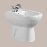 China Bathroom Ceramic Toilet Bidet Wall Mounted