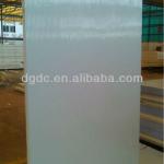 Polyurethane sandwich panel with different surface materal