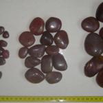 Round cobble stone dark red color pebble