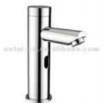 battery automatic sensing basin faucet