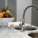 Kitchen contempory pullout faucet